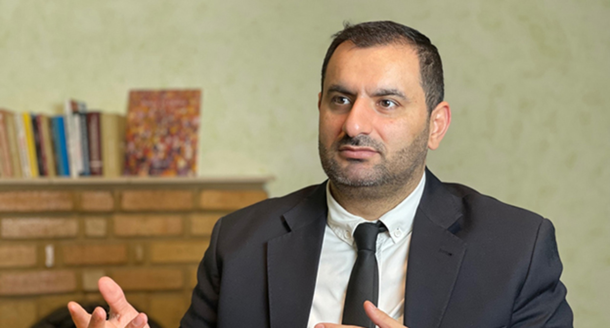 Руфат Сафаров. Фото: Voice of America https://ru.wikipedia.org/ Руфат Сафаров. Фото: Voice of America https://ru.wikipedia.org/