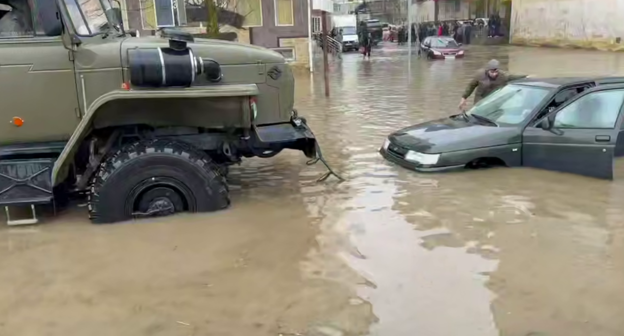Подтопления в Махачкале. Стоп-кадр видео администрации города от 30.03.26, https://t.me/makhachkalaofficial/20928 Подтопления в Махачкале. Стоп-кадр видео администрации города от 30.03.26, https://t.me/makhachkalaofficial/20928