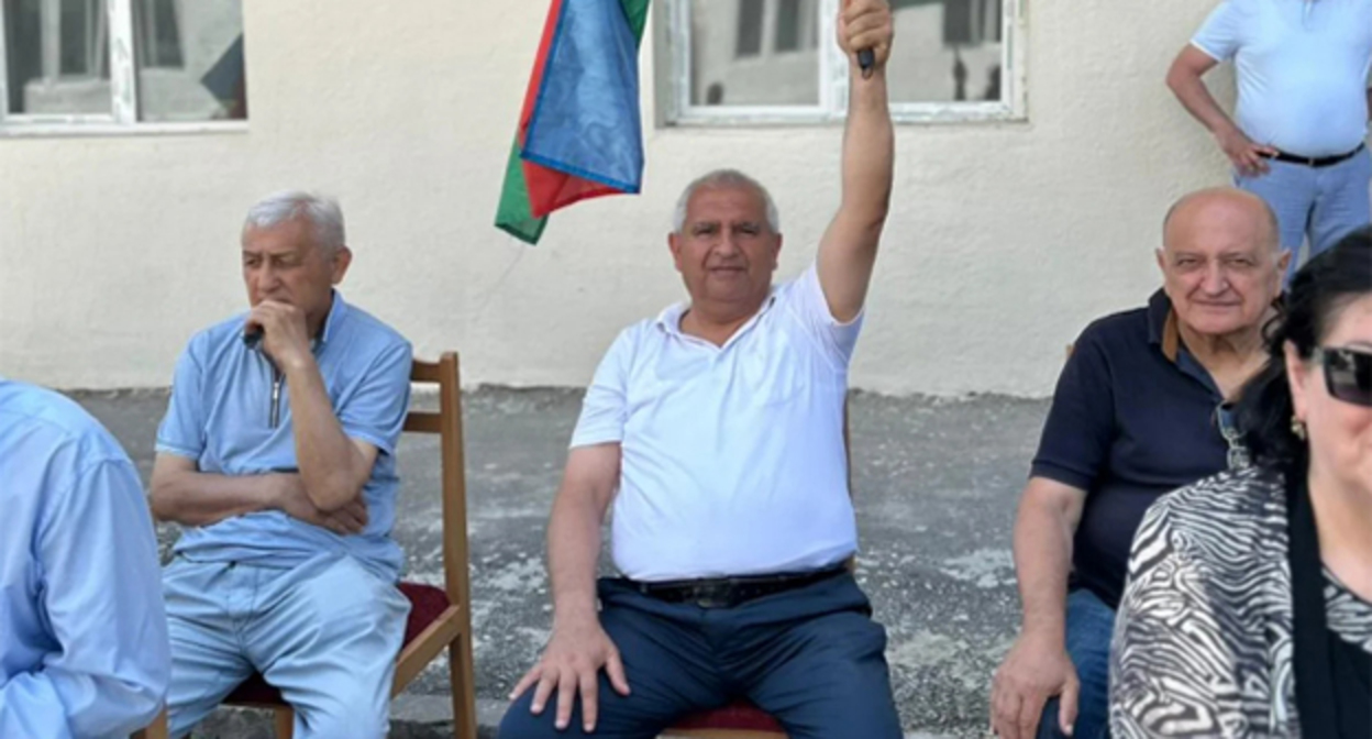 Переселившимся семьям вручили ключи от квартир в Ханкенди. 19 июня 2026 г. Фото: http://armiya.az/ Переселившимся семьям вручили ключи от квартир в Ханкенди. 19 июня 2026 г. Фото: http://armiya.az/