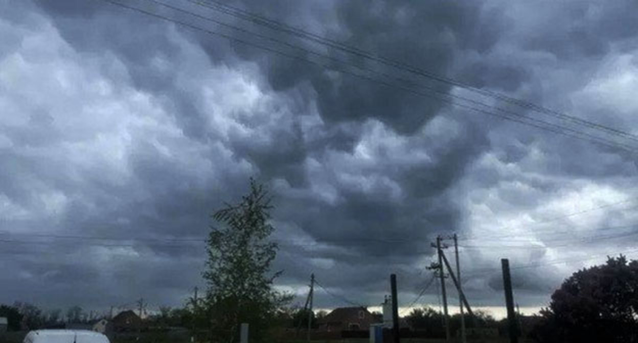 Дым от пожара в Ростовской области. Фото: https://donday.ru/ Дым от пожара в Ростовской области. Фото: https://donday.ru/